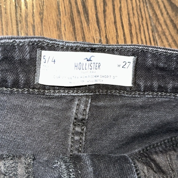 Hollister black curvy ultra high rise Mom shorts size 27 - Picture 4 of 7